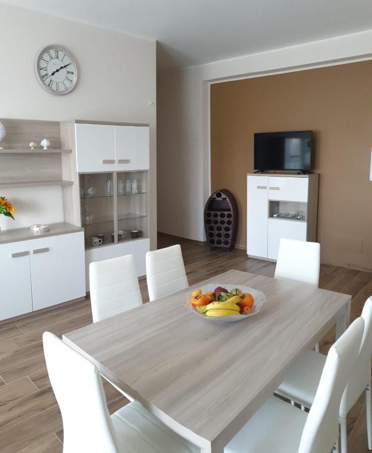 Guesthouse Fino'S Family Монополи Экстерьер фото